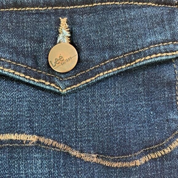 Lee curvy fit boot cut approximately 29/30.5 - Picture 9 of 11